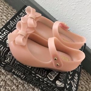 mini Melissa size 6